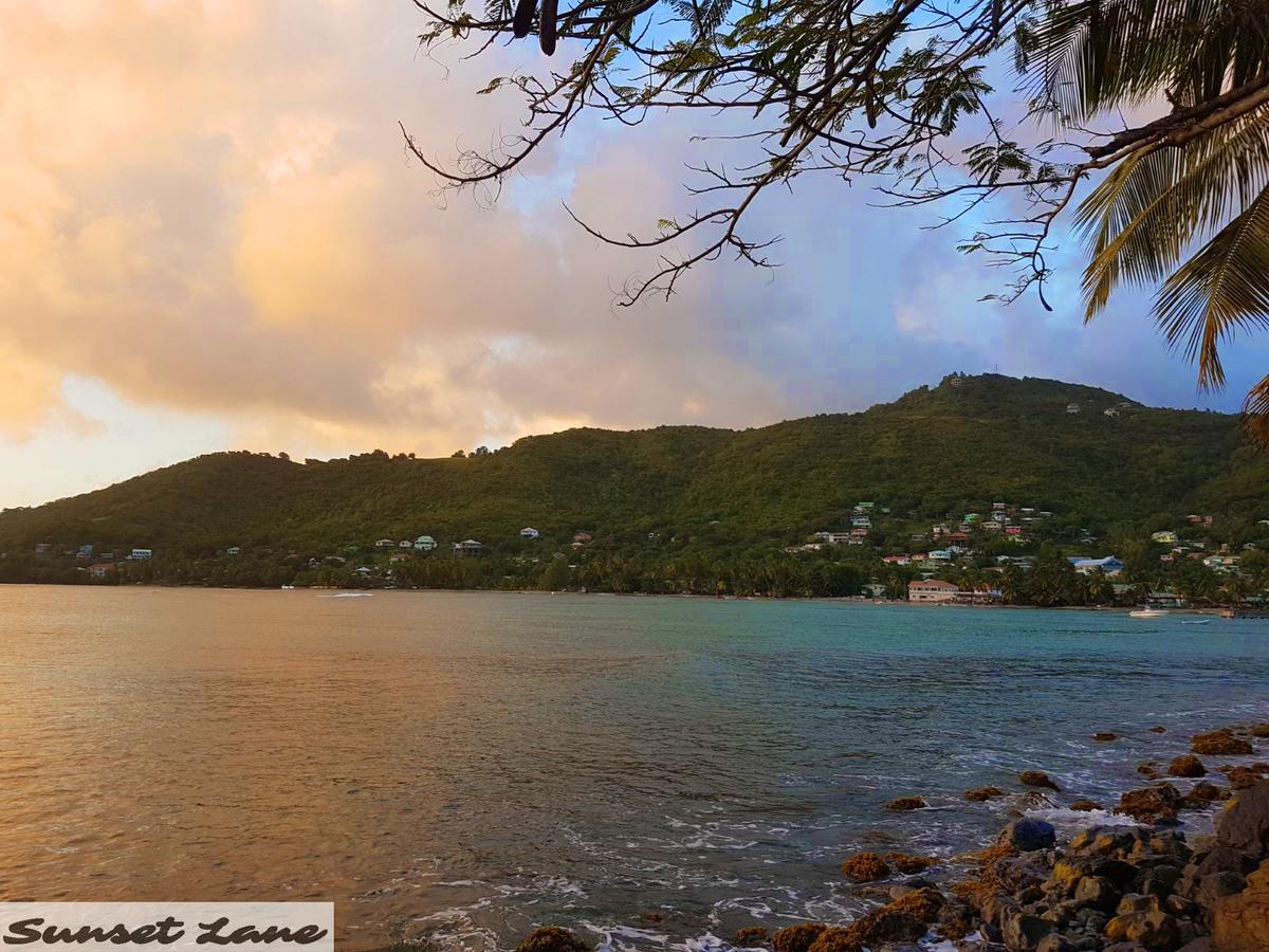 Готель Sunset Lane Laborie Екстер'єр фото